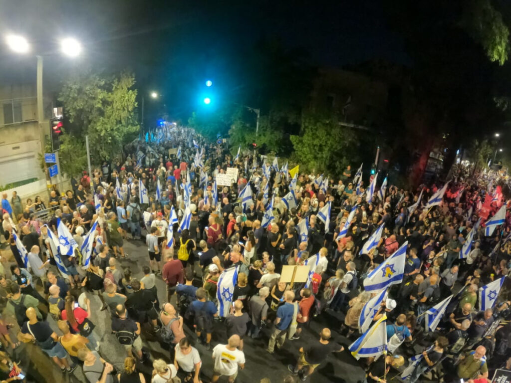 המחאה התחדשה: המונים הפגינו נגד הממשלה ברחבי הארץ