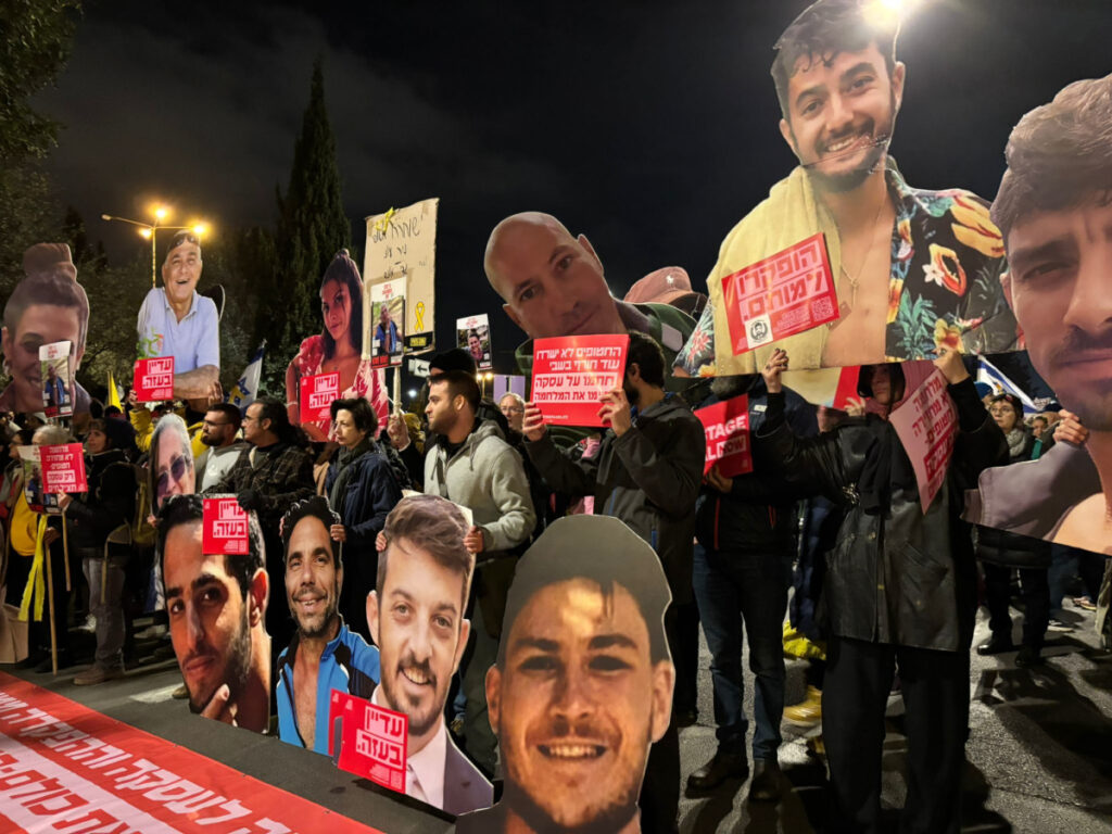 סימן לעסקה קרובה? חמאס מכין רשימות חדשות של החטופים שנותרו בחיים