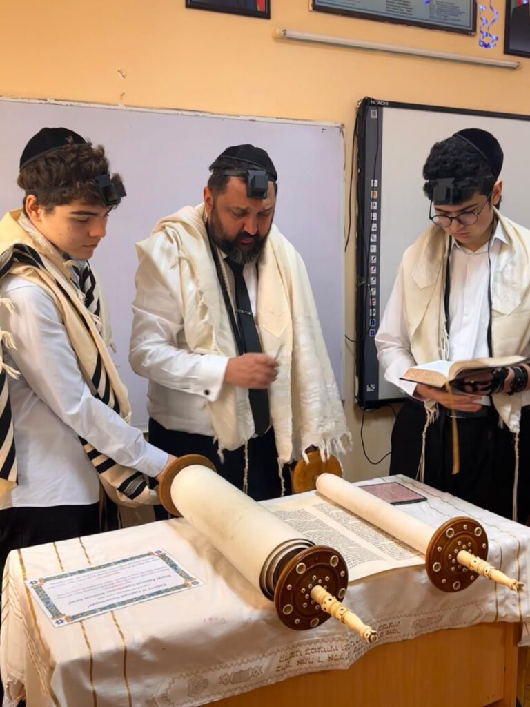 נציג יהודי ממדינה מוסלמית שיעית נבחר למועצת "קול העם"