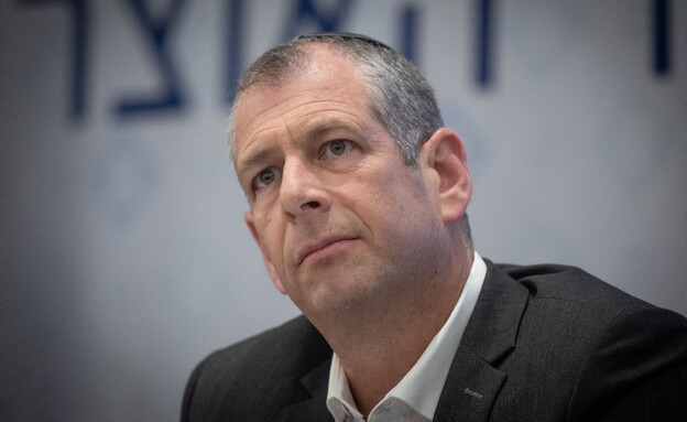 על רקע עניינים אישיים ומחלוקת על חוק הגיוס: מנכ"ל משרד…