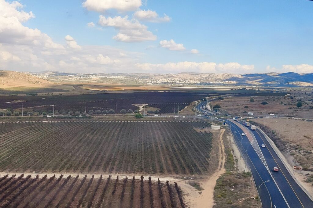 מזג האוויר: בהיר עד מעונן חלקית, חם מעט מהרגיל לעונה