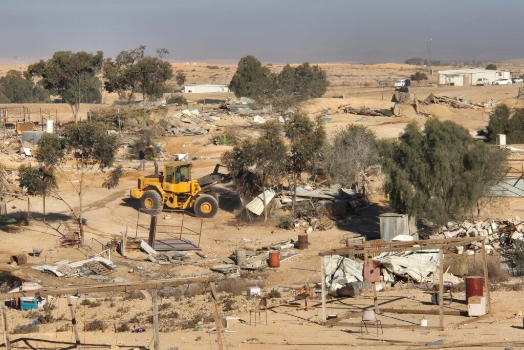 המדינה דנה בהסדרה ובשיכון, אבל באום מתנאן השופלים כבר הרסו את אוהלי המשפחות