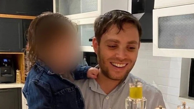 פרשת המסמכים המסווגים: ארי רוזנפלד הוא הנגד המואשם שהדליף מידע לדוברו של נתניהו