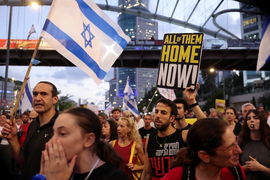 צוות המו״מ יחזור מקטאר להתייעצויות; דיווח: חמאס מעכב פרסום רשימת החטופים שישוחררו