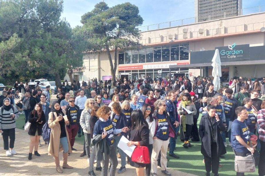 "אין אקדמיה בלי חופש ביטוי": מאות מרצים וסטודנטים הפגינו בקמפוסים נגד הרחקת סטודנטים תומכי טרור