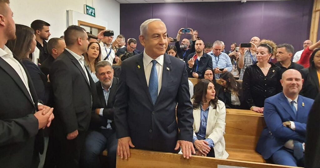 נתניהו אמר בעדותו הראשונה באולם כי הוא רק שירת את "האינטרס של המדינה" – חדשות ישראל