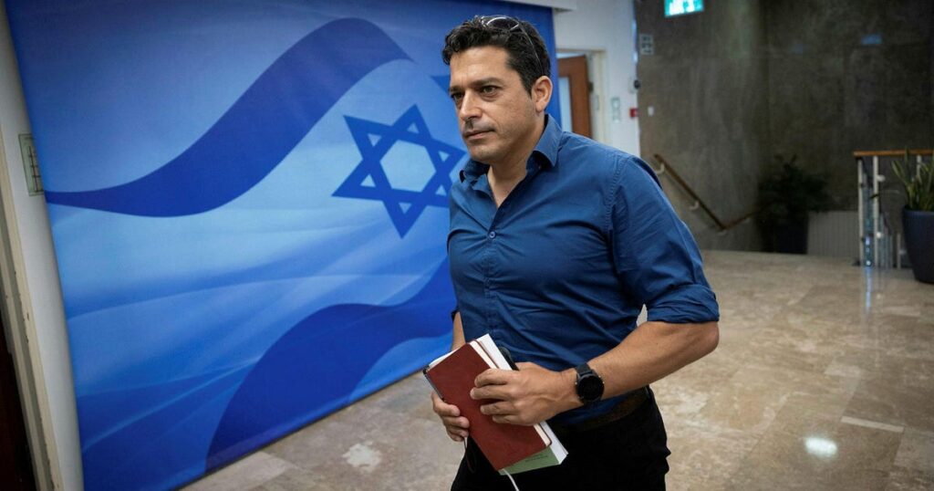 קרובי משפחתו של בן הערובה דורשים מהפרלמנט האירופי לבטל את הזמנתו של שר התפוצות הישראלי – ישראל חדשות