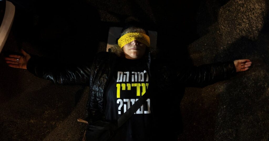 הביאו את בני הערובה הביתה. נסיגה מעזה. קץ למלחמה – מאמר מערכת של "הארץ".