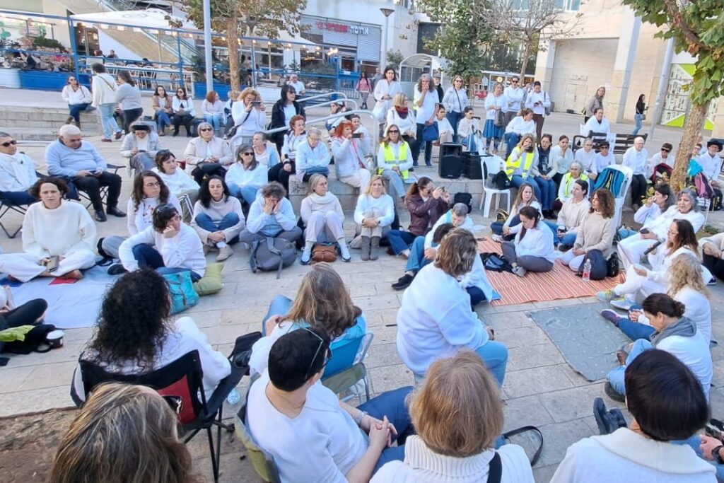 אמו של החטוף עומר ונקרט: הגיע הזמן להחזיר אותם הביתה
