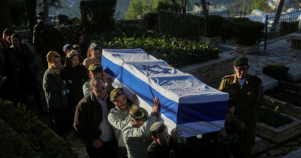 שוטים חילונים בישראל מתים במלחמה הפונדמנטליסטית – דעה