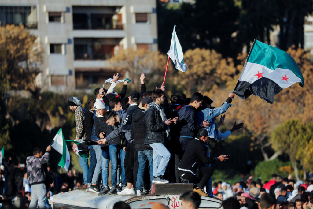 סוריה חוגגת: בן דודו של בשאר אל אסד נעצר