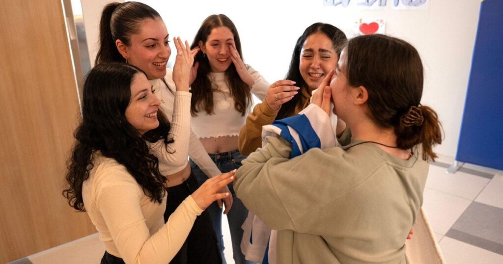 תמונות של בני ערובה ערוכים מצחיקים את טענות תומכי נתניהו – חדשות ישראל