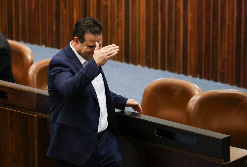 ח"כ איימן עודה: "שמח על שחרור החטופים והאסירים"
