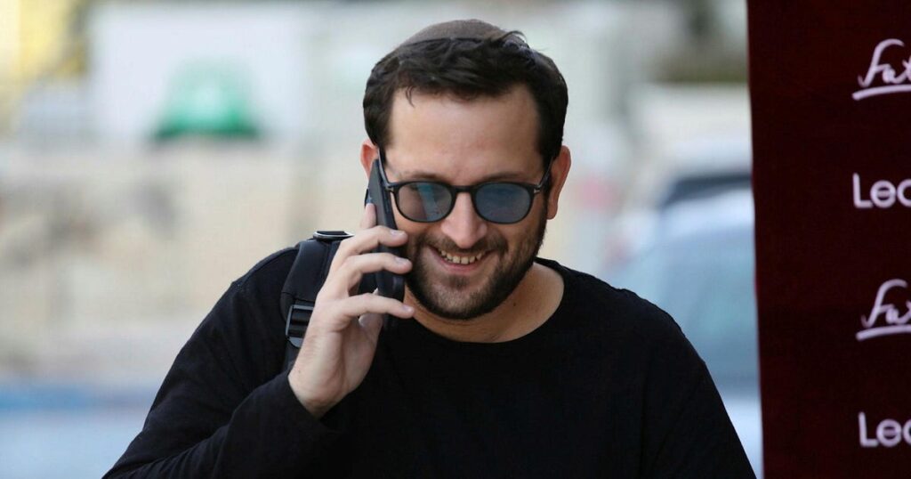 קצין משטרה בכיר מסרב להחרים את הטלפון של החשוד בהדלפות ל-Publix; הפרקליטות נאלצה להתערב – חדשות ישראל