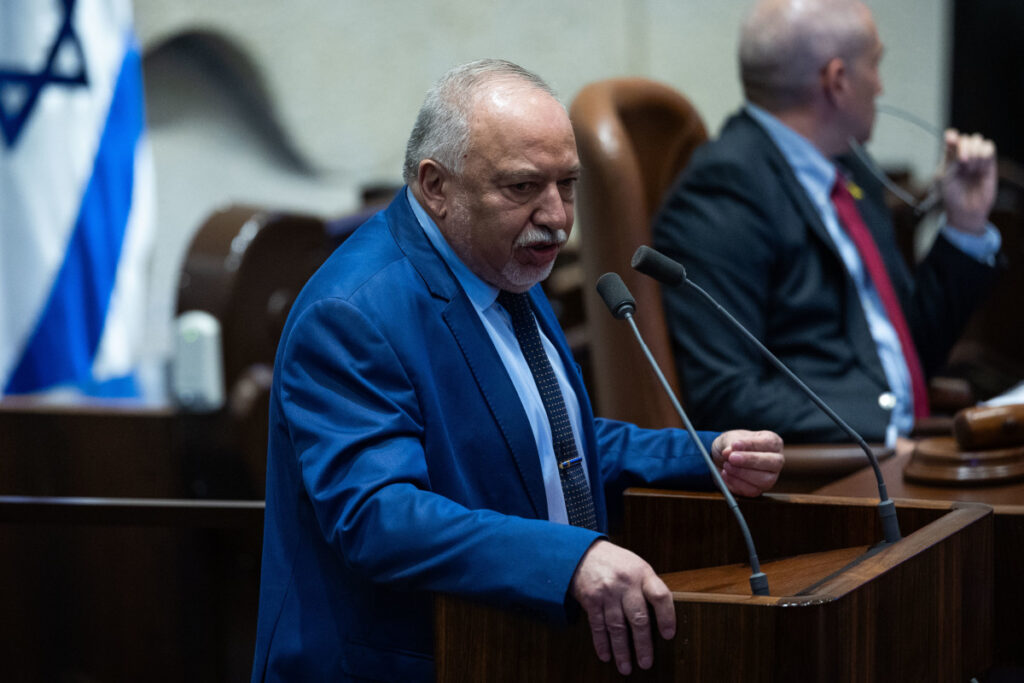 "עוצמה יהודית" תתמוך הפעם? החוק של ליברמן שיאתגר את הממשלה מימין