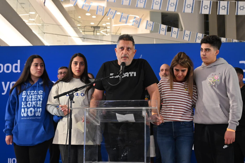 עסקת חטופים – אביה של לירי אלבג: "העם יבוא חשבון עם המתנגדים"