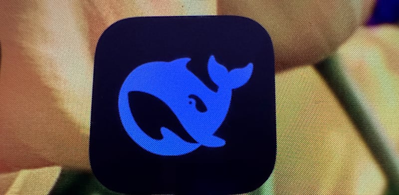 ב-OpenAI בודקים: האם דיפסיק עשתה שימוש אסור ב-ChatGPT