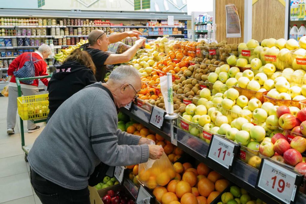 מחקר: חברות גדולות מנצלות את עליות המחירים כדי להרוויח על גב הצרכנים