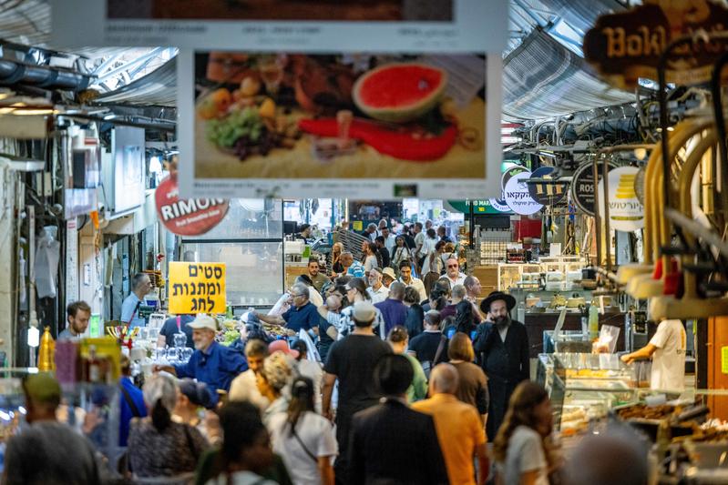 אחרי שנתיים של קיפאון: עלייה של 3.5% בשכר הריאלי ב-2024, שעות העבודה צומצמו