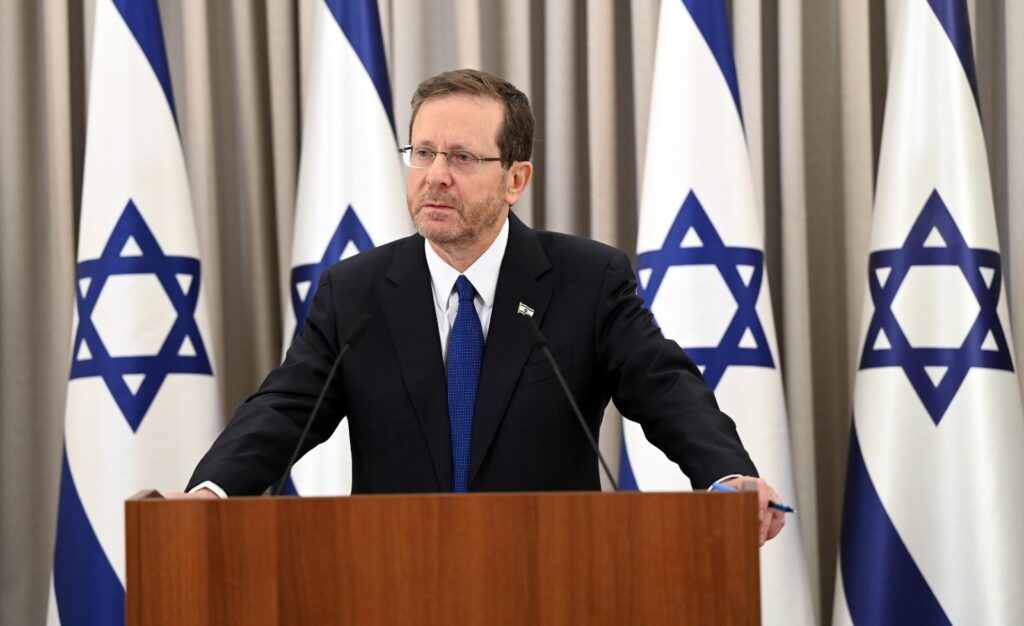 הרצוג: ״קורא לחברי הממשלה לתמוך בעסקת החטופים, ימים מאתגרים עוד לפנינו״