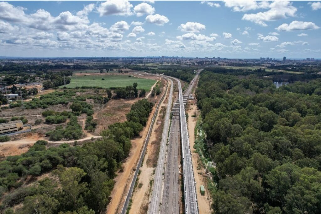 הושלם המקטע הראשון של מסילת הרכבת המזרחית, הפעלתה צפויה בסוף השנה