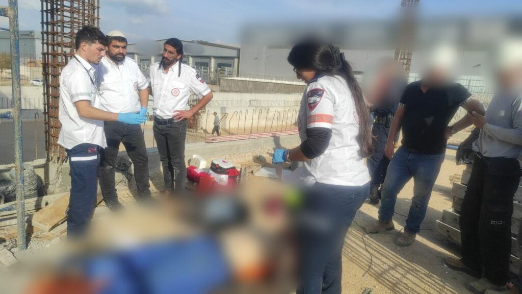 עובד נהרג בתאונת עבודה כשנפל מגובה באתר בנייה בקרית מלאכי