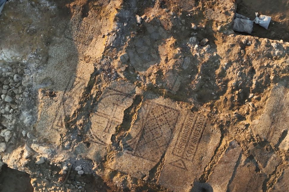 "בָּרוּךְ אַתָּה בְּבֹאֶךָ": מנזר בן 1,500 שנה נחשף מצפון לקריית גת