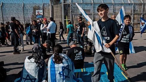 חשיפה: זו המיליונרית המסתורית שמאחורי התנועה להתנחלות בעזה
