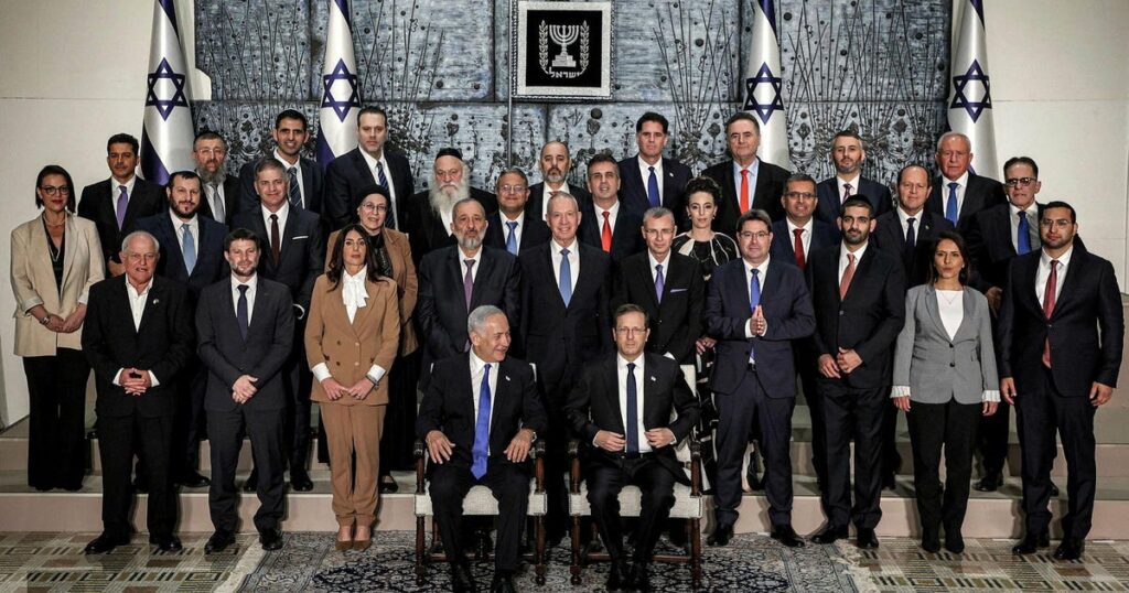 זמן קצר לאחר מכן, כל משרדי ישראל ייווצרו פוליטיזציה, ומנהיגינו לעולם לא ישאו – העריכה של Haaretz