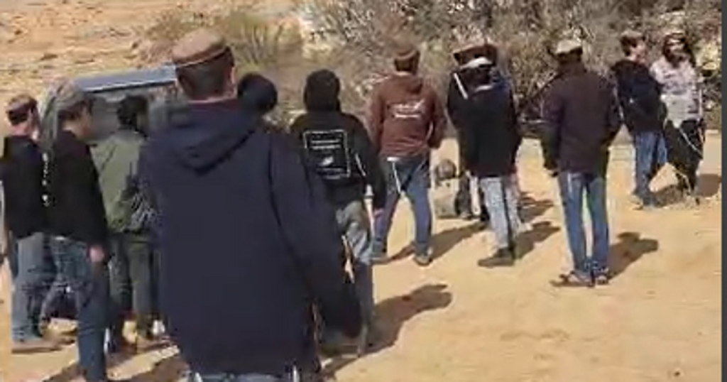 סטודנטים לישיבה במיצפה רמון מאיימים על הסכין, משלמים להם ואת גובהם בקבלן בדואי – ישראל חדשות