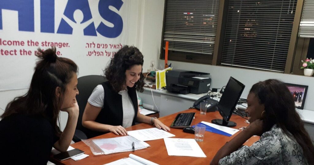 קבוצת הסיוע לפליטים יהודיים תביעה את ממשל טראמפ בגלל האיסור על פליטים – ארצות הברית חדשות