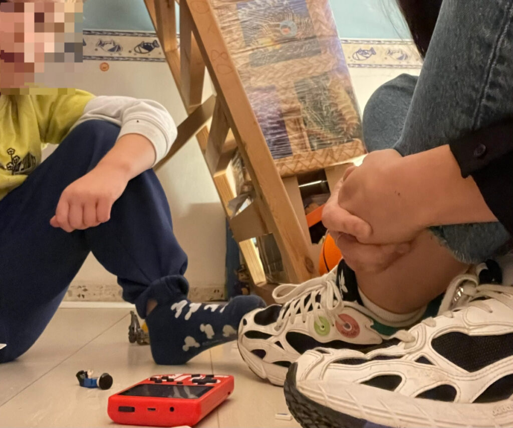 ילדים יוצאו מבתיהם בעקבות המלחמה – ומערך האומנה בקריסה