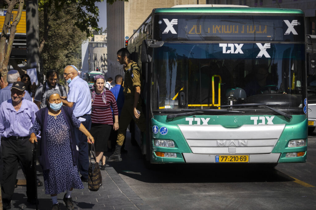 דיון סוער בוועדת הכלכלה: למרות הרפורמה מחירי התחבורה הציבורית עלו ב-44%