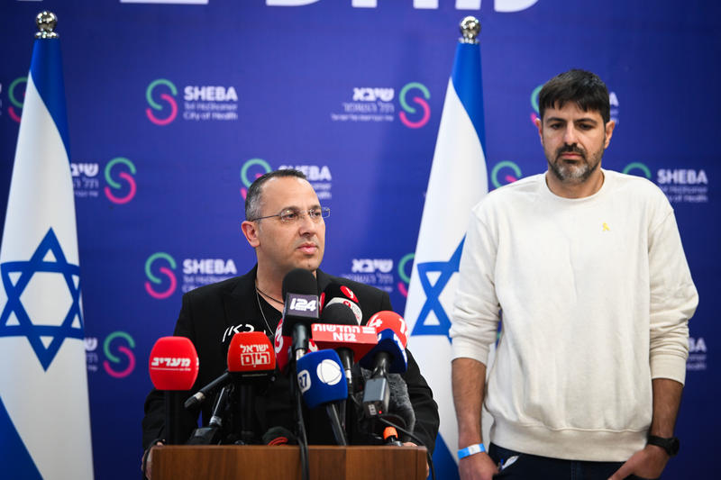משפחות השבים בשיבא: "נתניהו, יש בעזה 76 חטופים שזועקים אלינו מן האדמה שנציל אותם"