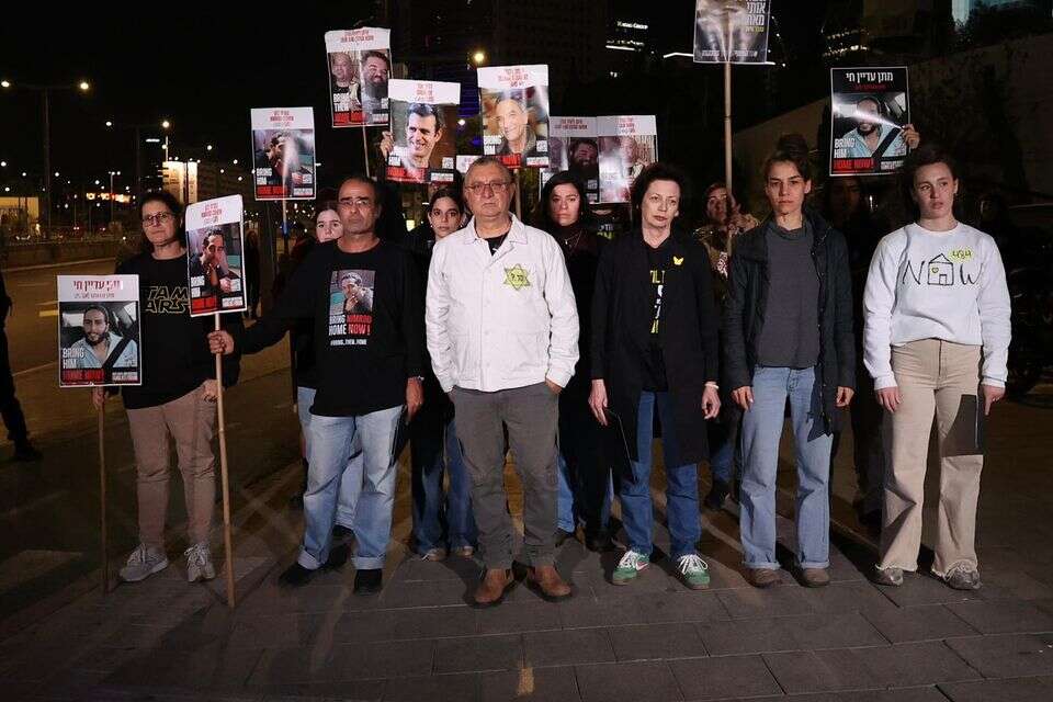 הצהרת המשפחות: "עופר, ירדן וקית' יכלו לחזור מזמן – הם הופקרו משיקולים פוליטיים פושעים"