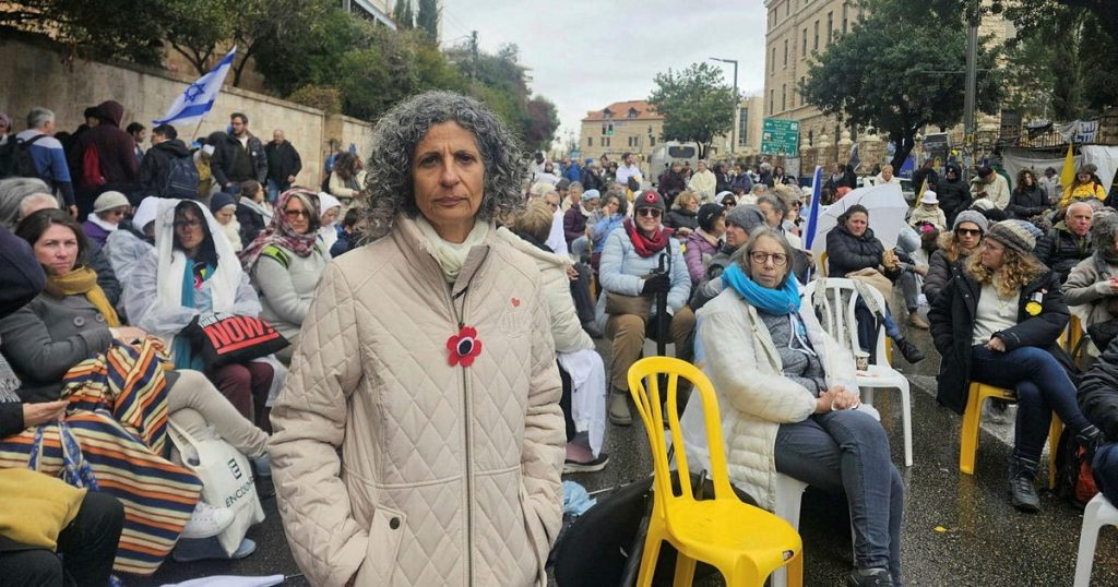 "המדינה חזרה למלחמה, אבל היא לא נלחמת על בני בשבי."