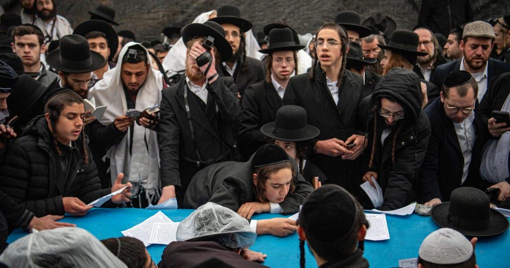 צבא ההגנה הישראלי מאפשר מאות תפילת הוסידים בקבר הרב בדרום לבנון – חדשות ישראל