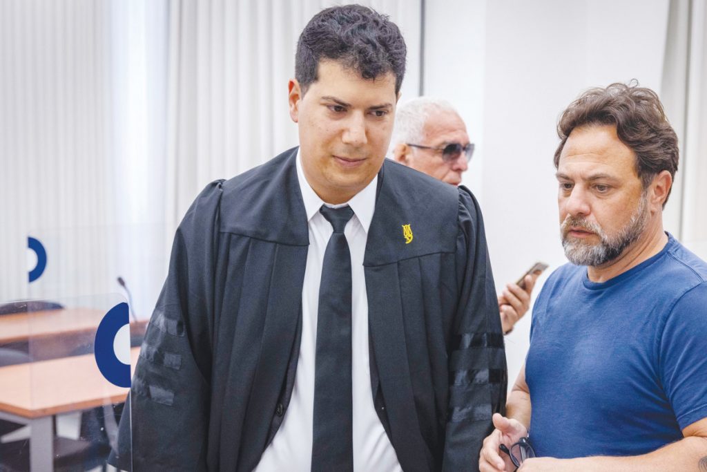 בחשש לניגוד אינטרסים: בקשה לערוך בירור מול פרקליטו של נתניהו