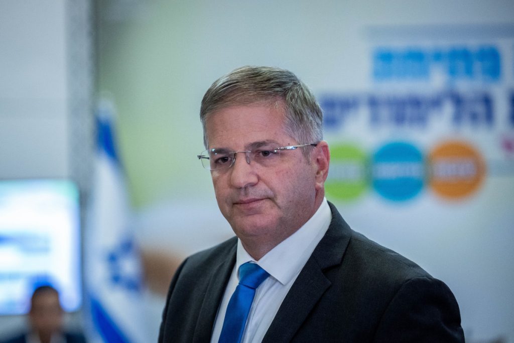 שר החינוך יואב קיש הותקף כשהגיע לבית ספר בקריית שמונה