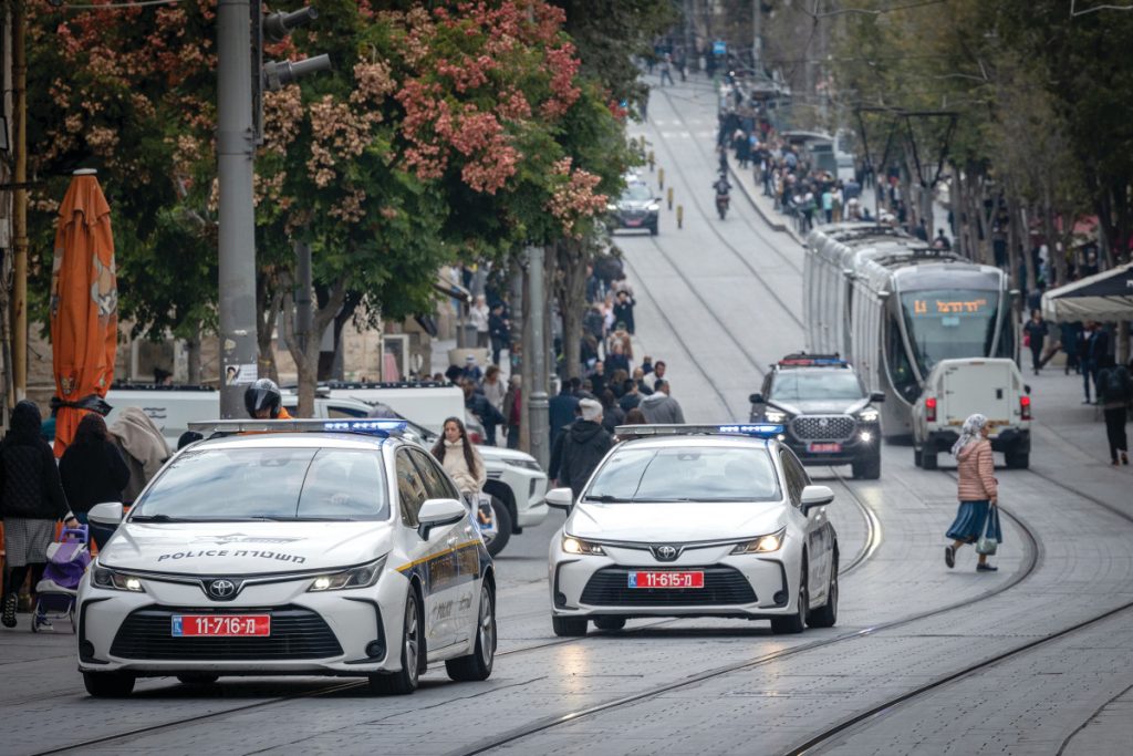 ניסיון פיגוע דריסה במעלה אדומים: מחבל נורה ונפצע קשה