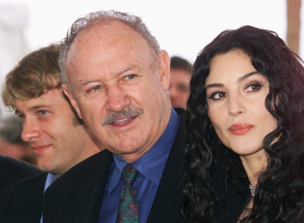 גילויים חדשים: כך נמצאו ג'ין הקמן, אשתו וכלבם בביתם בהוליווד