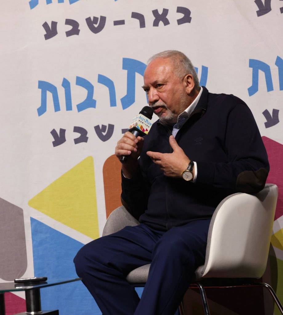 אביגדור ליברמן: "עניין של זמן עד שארגוני הפשע יחברו לנוח'בות"