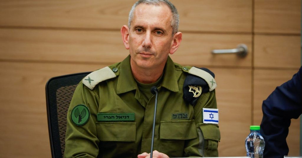 בלחץ על הממשלה החליט מפקד הצבא החדש לסיים את תקופת דובר צבא ההגנה הישראלי דניאל חג'ארי – חדשות ישראל