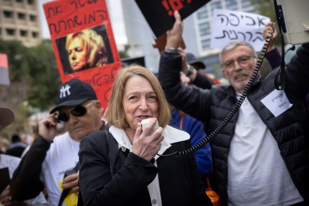 בעקבות החשדות נגד בנה: טליה איינהורן לא תדון בפיטורי ראש השב"כ