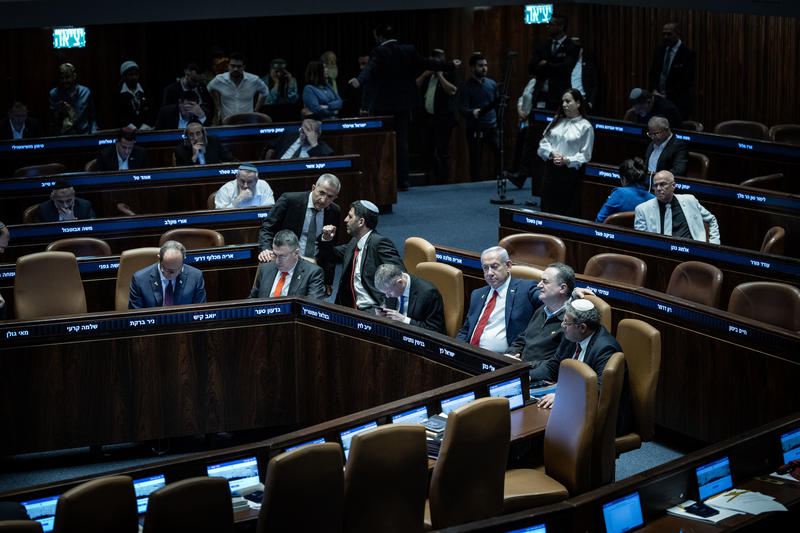 הכנסת דנה וצפויה לאשר את שינוי הרכב הוועדה למינוי שופטים, מחאות החלו בירושלים