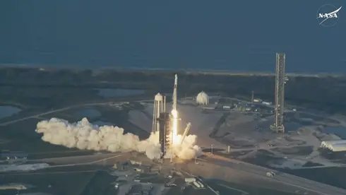 אחרי תשעה חודשים: נאס"א ו-SpaceX שיגרו צוות שיחליף את 2 האסטרונאוטים ש"נתקעו" בחלל