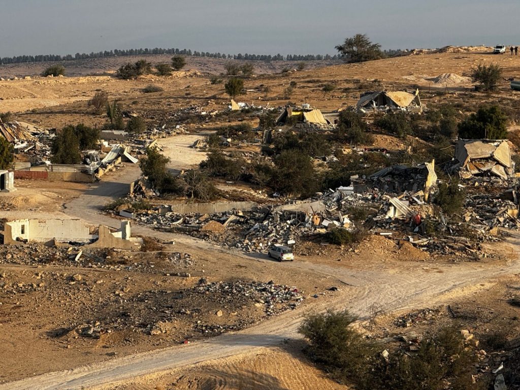 "4,000 בתים נהרסו, רק 100 קיבלו אישורי בנייה": דיון סוער בכנסת בהסדרת התיישבות הבדואים בנגב