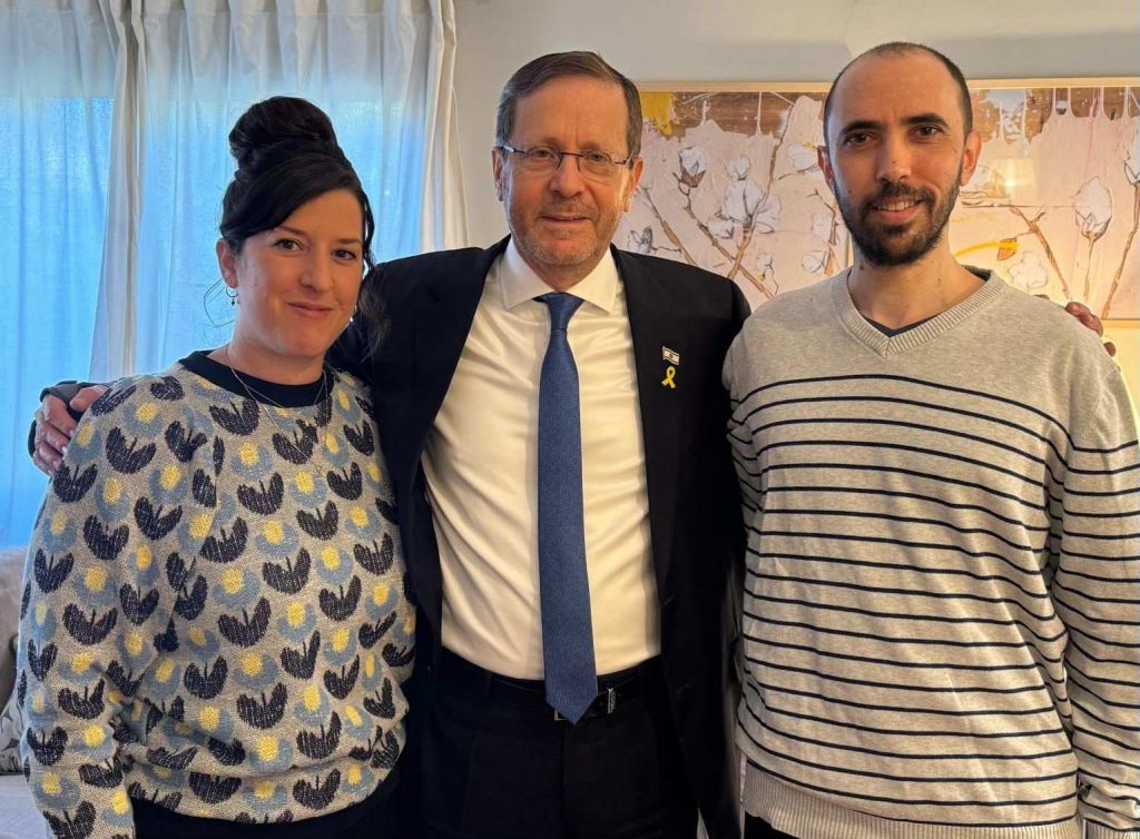 שורדי השבי טל ועדי שהם נפגשו עם נתניהו והרצוג: ״צריך להוציא את כולם משם״