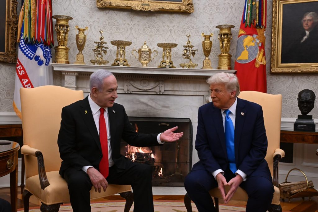 המכסים, שחרור החטופים והאיום האיראני על הפרק: נתניהו ימריא לוושינגטון לפגישה עם טראמפ