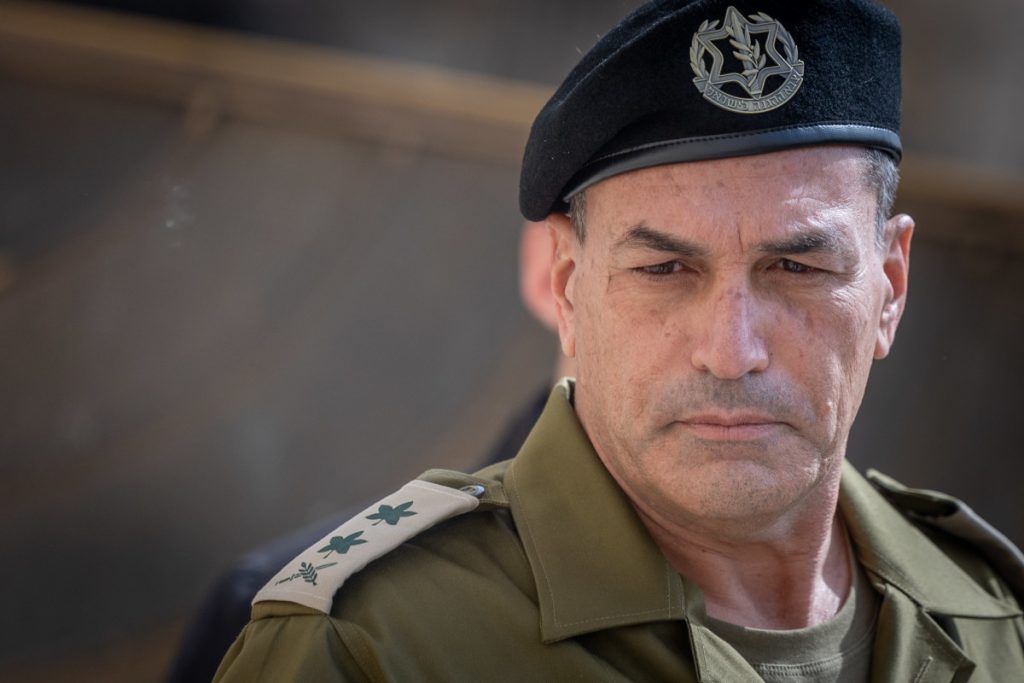 הרמטכ"ל ומפקד חיל האוויר פועלים כדי למנוע פרסום מכתבי סרבנות